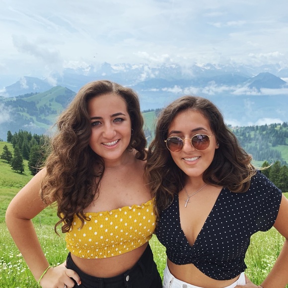 Meet your Posher, Rebecca - Picture 3 of 3